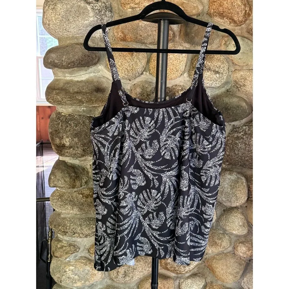 Island Escape Tankini Top Swimsuit Black/White Underwire